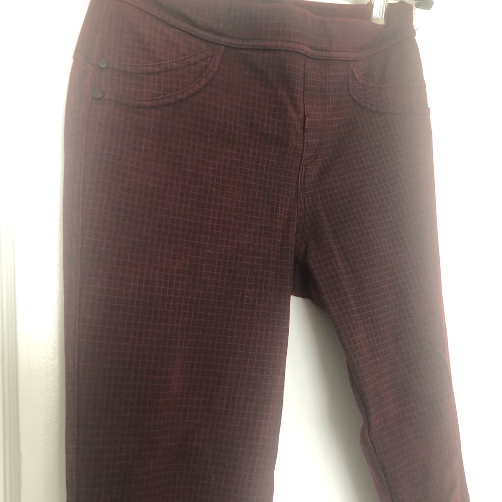 Red and black plaid pant leggings